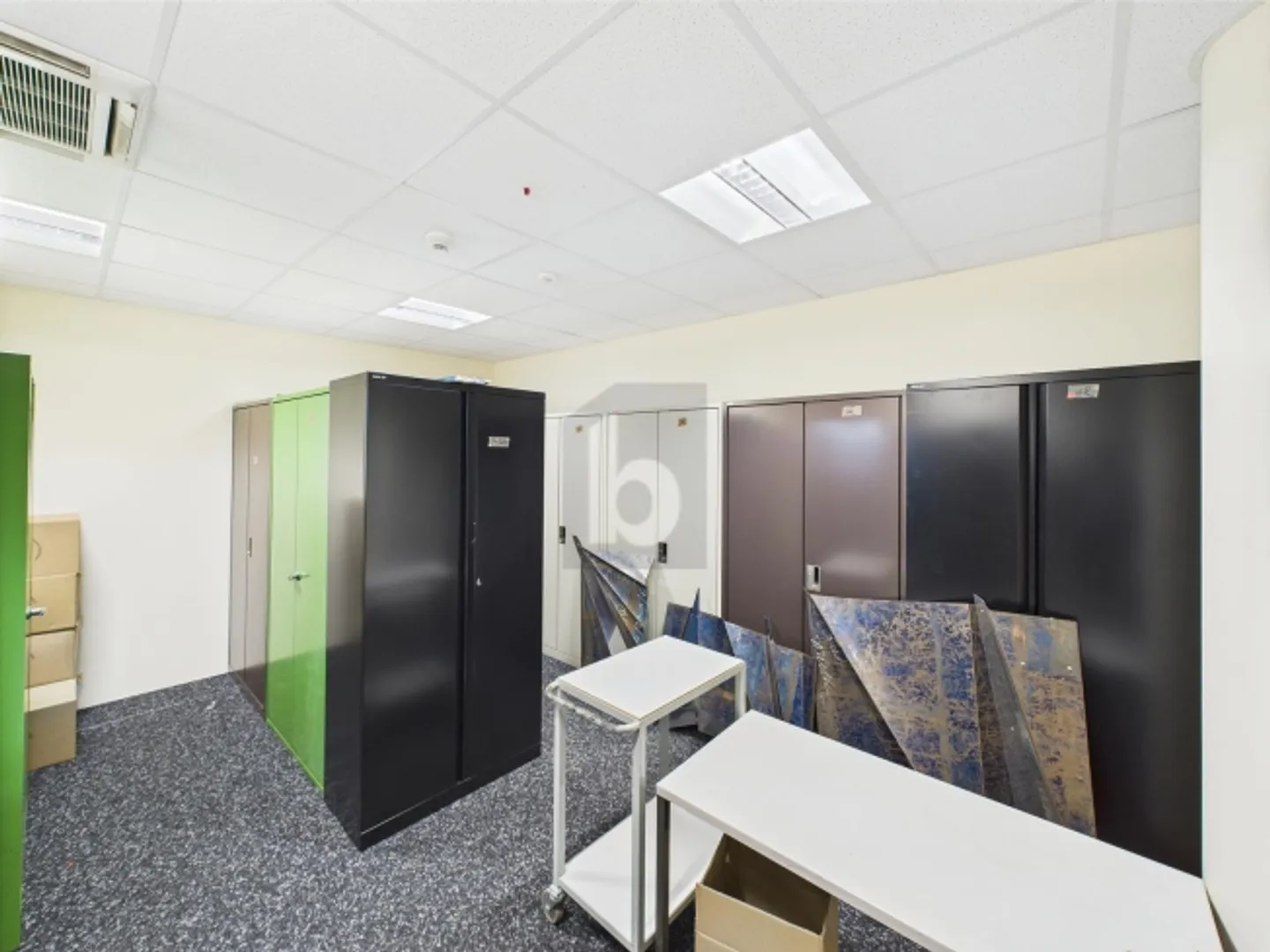 UTILISATION POLYVALENTE, AVEC UN STOCKAGE PROPRE - Photo 5 sur 6