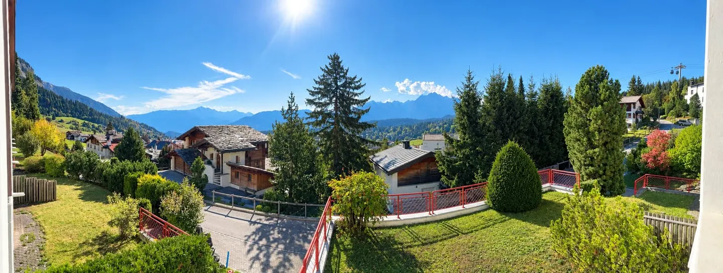 Charmante 2.5-Zimmer-Maisonette-Wohnung mit Bergpanorama in Flims-Dorf - Photo 3 of 13