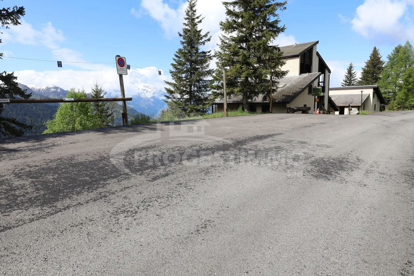 IDEALMENTE SITUATO VICINO AGLI IMPIANTI SCIISTICI - Foto 12 di 13