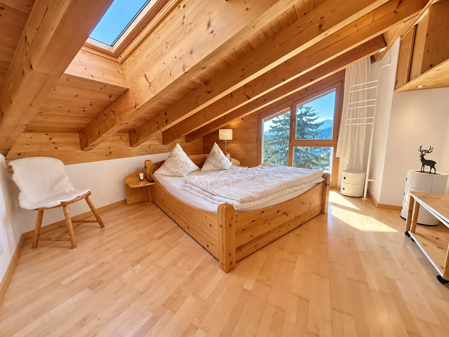 Charmante 2.5-Zimmer-Maisonette-Wohnung mit Bergpanorama in Flims-Dorf - Photo 11 of 13