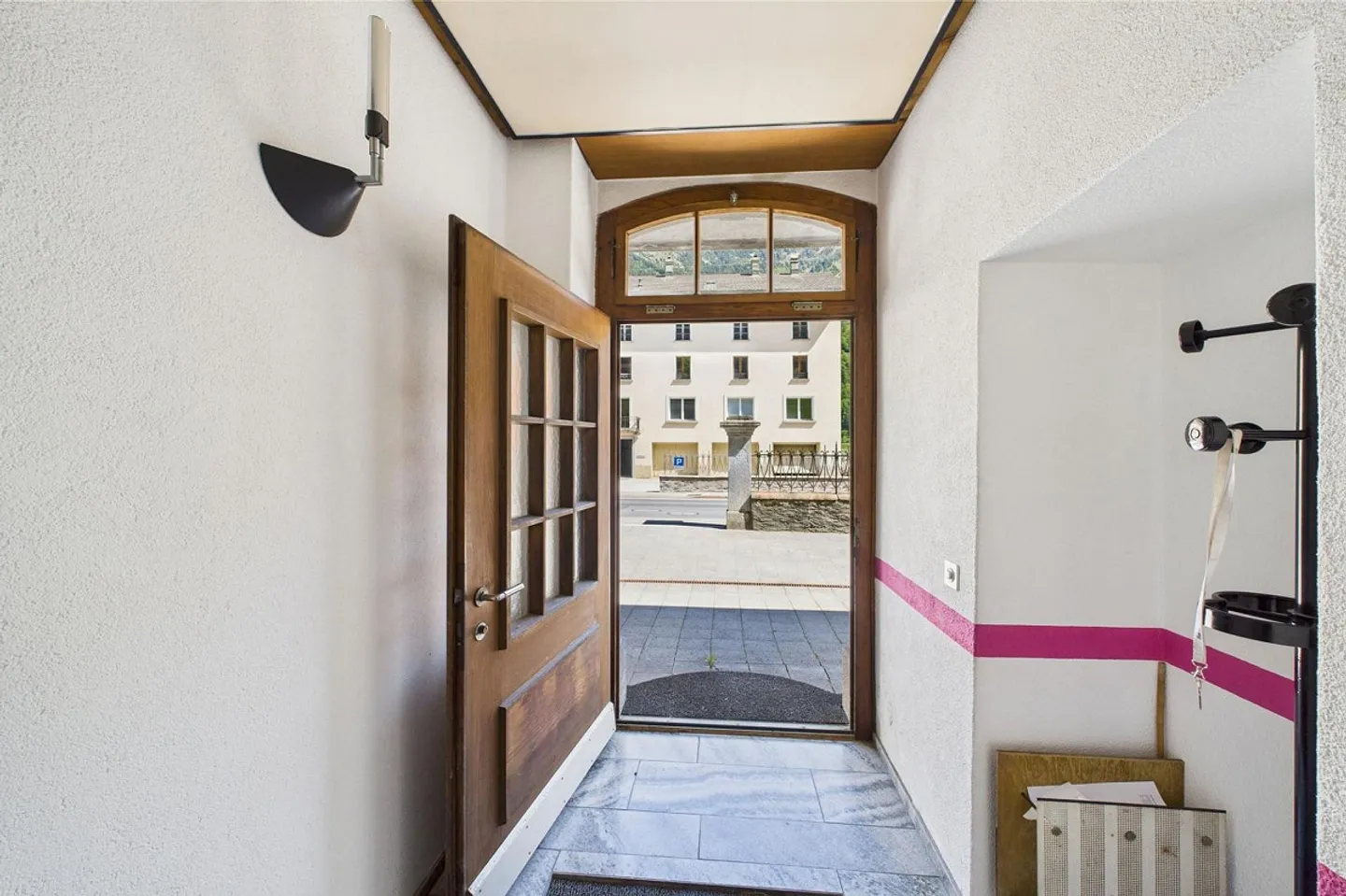 Single-family home in an elegant historic villa - Photo 2 of 13