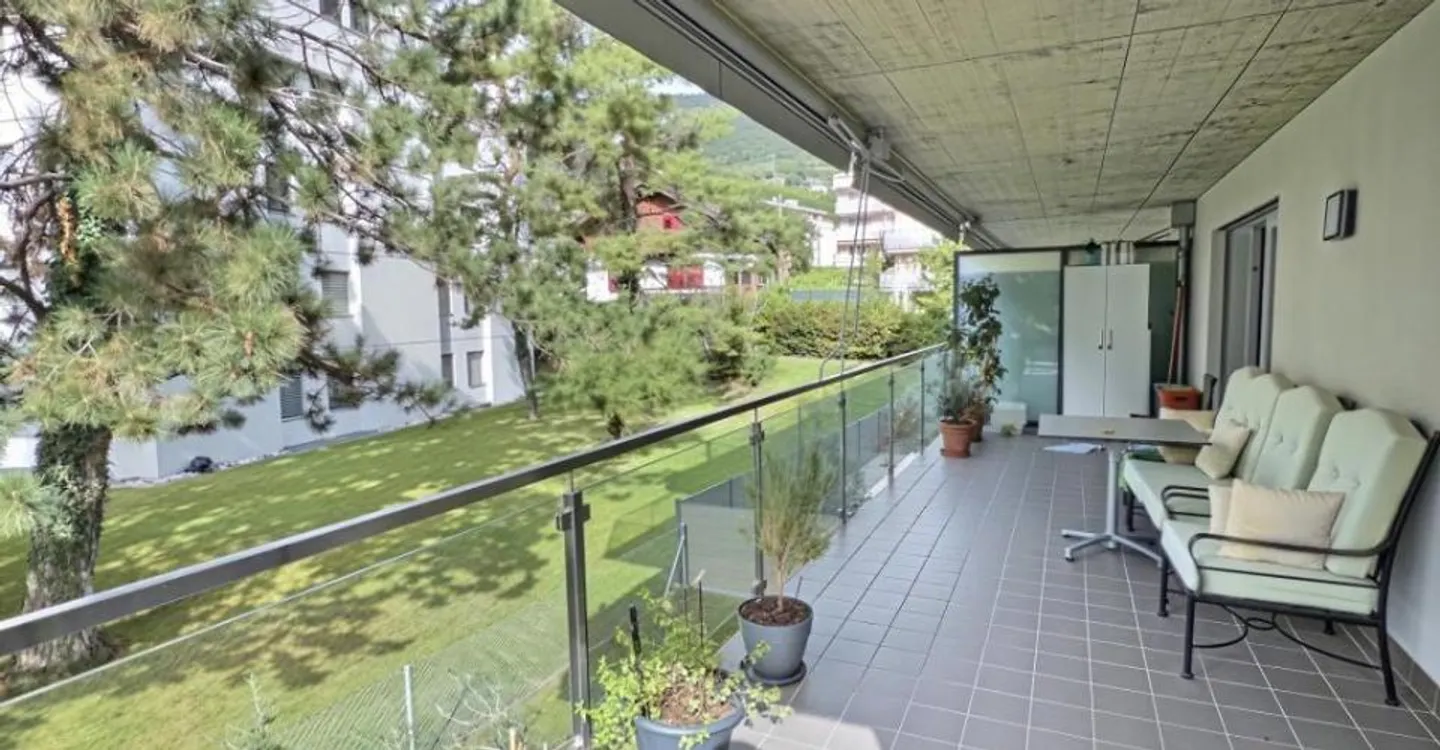 Spacious 3½ rooms with covered balcony of 27 m2 - Photo 6 of 6
