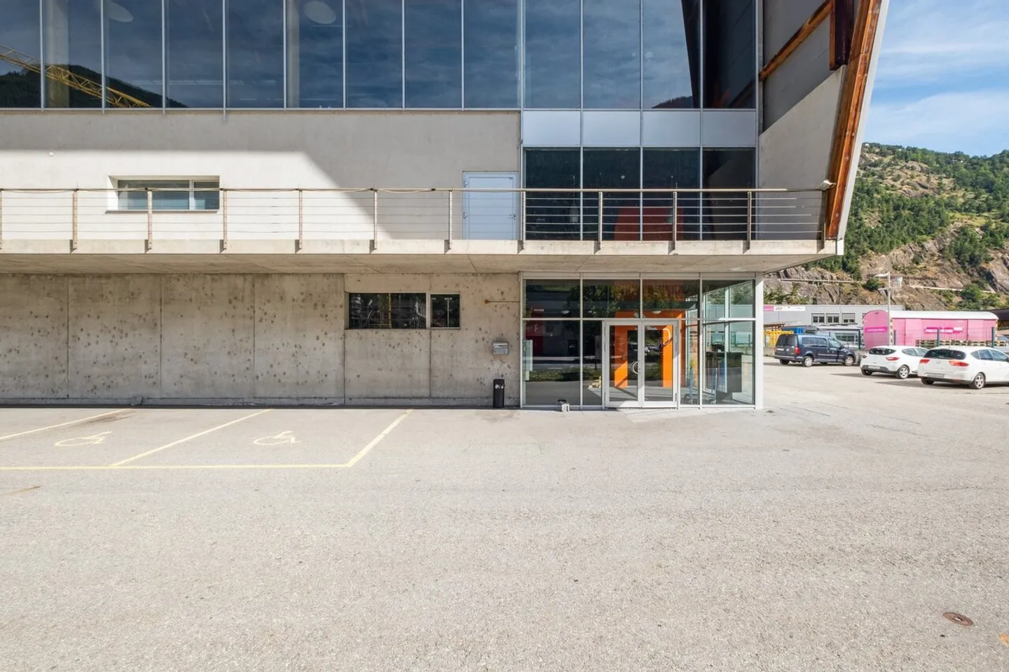 Ampio spazio ricreativo in affitto - 4'601 m2 a Brig/Gamsen - Foto 4 di 6