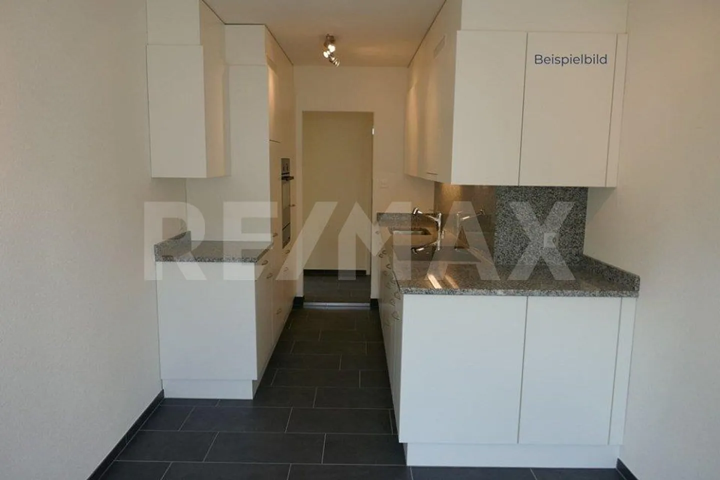 Modern 1.5-room apartment with balcony in Zurich Enge / Wollishofen - Photo 1 of 8