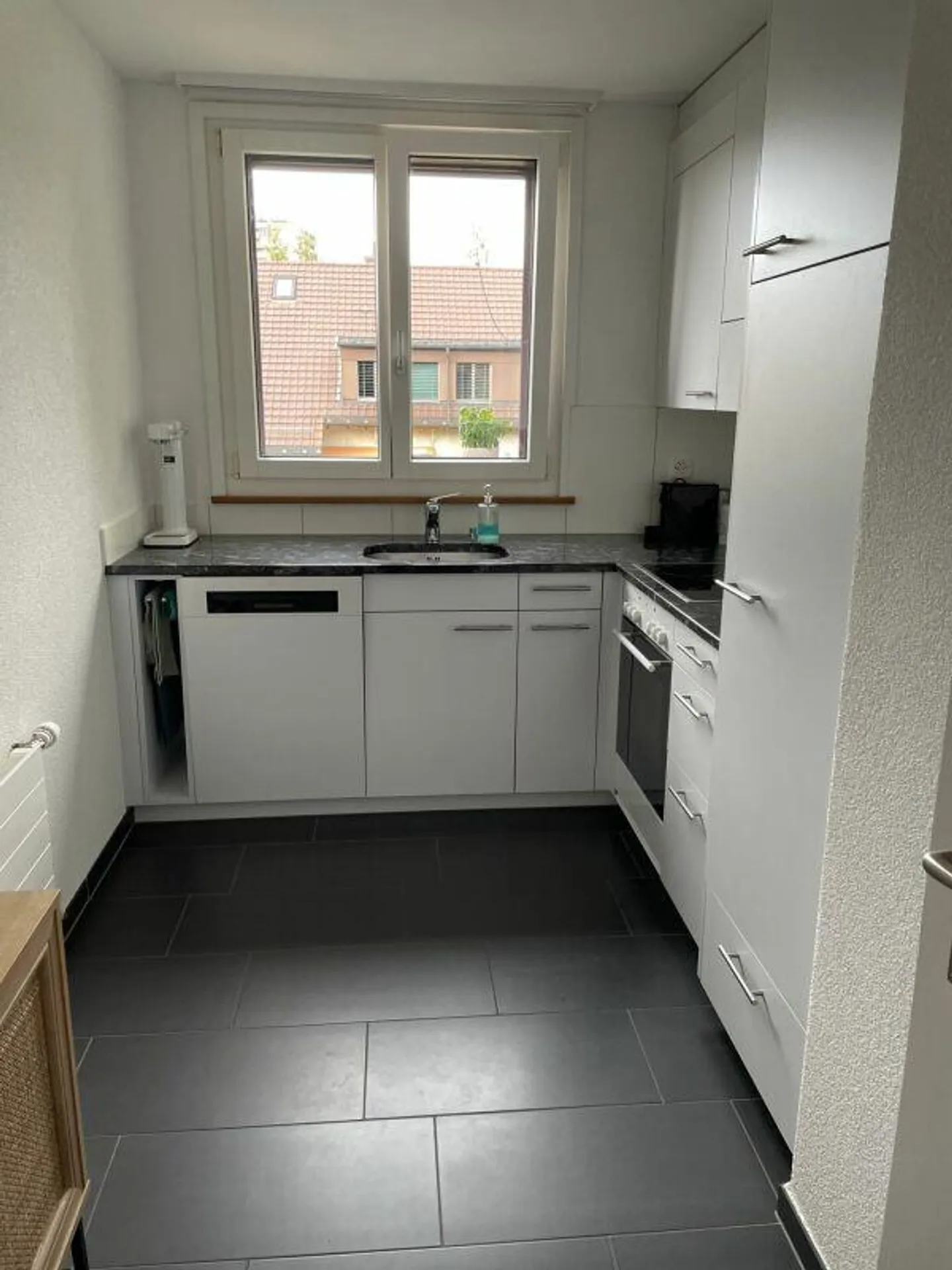 Appartement attrayant de 3 pièces avec balcon à Bern-Bümpliz - Photo 1 sur 9