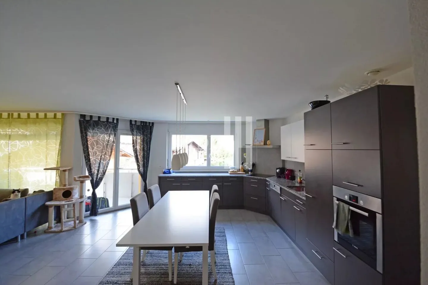 Appartement spacieux de 4,5 pièces au 2ème étage - Photo 1 sur 8