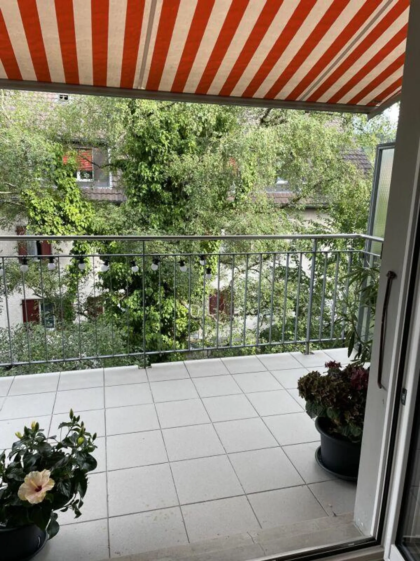 Appartement attrayant de 3 pièces avec balcon à Bern-Bümpliz - Photo 3 sur 9