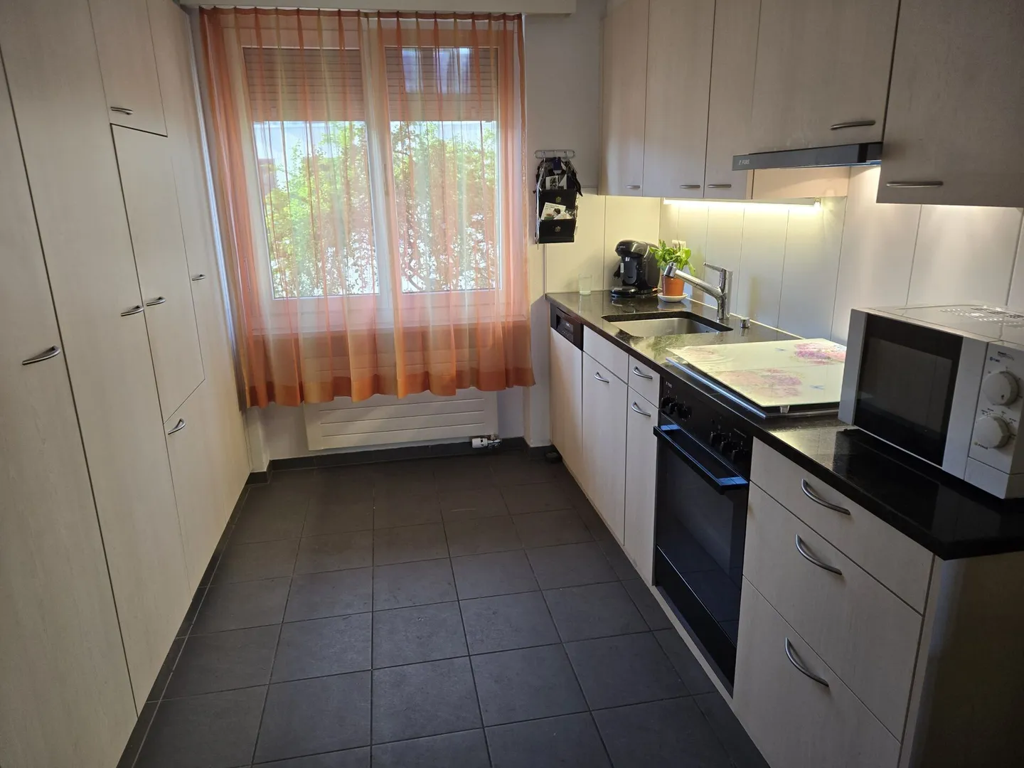 Bright 3.5-room apartment in a central location in Orpund for rent - Photo 2 of 5