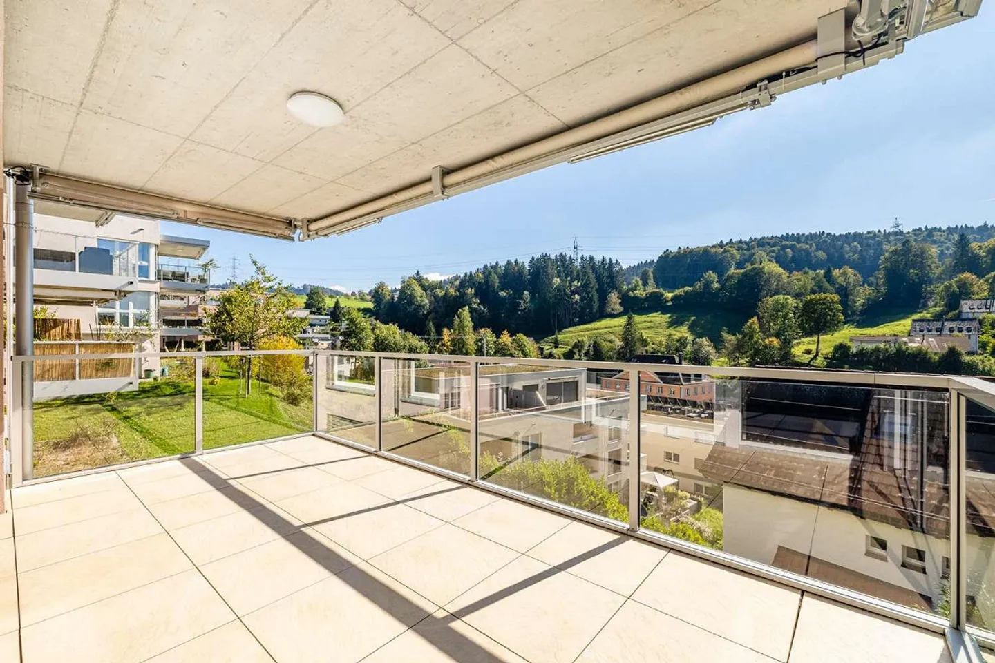 Attractive 4.5 Room Condominium with a View for Rent - Photo 15 of 15
