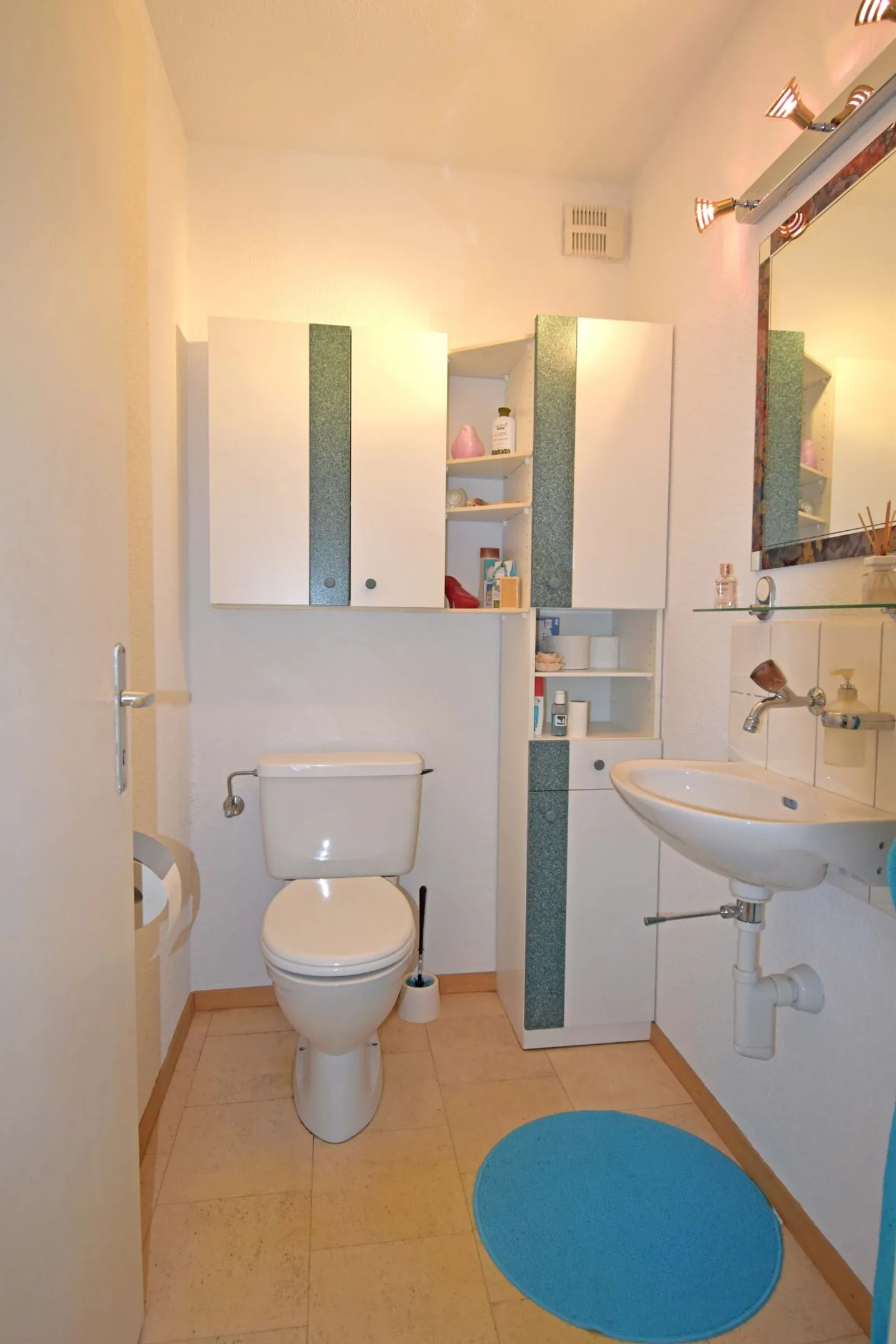 Casa a schiera moderna con piscina comunitaria - Foto 8 di 15