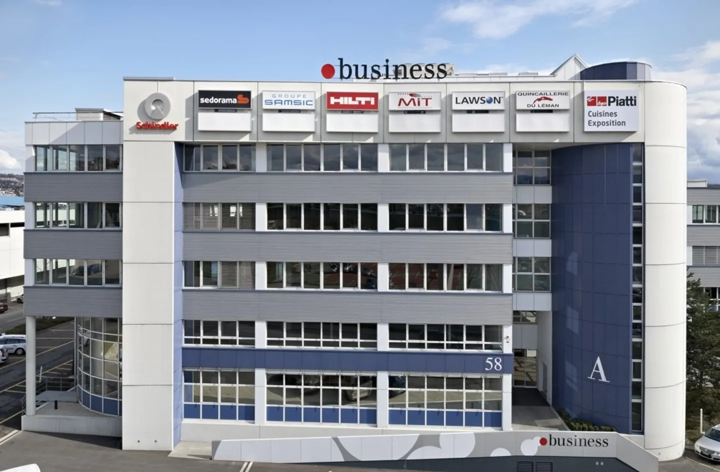 Bureau dans le Centre d'Affaires - Photo 3 sur 4