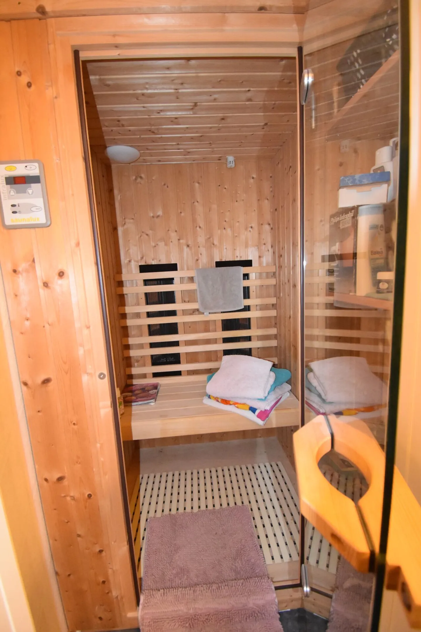 Casa a schiera moderna con piscina comunitaria - Foto 14 di 15