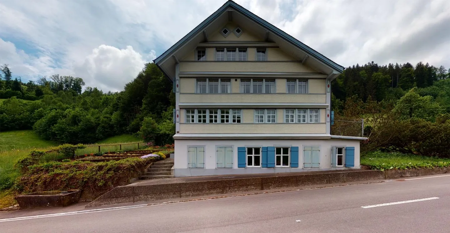 Affascinante casa di ricamo con 7 stanze e ampi spazi circostanti - Foto 3 di 30