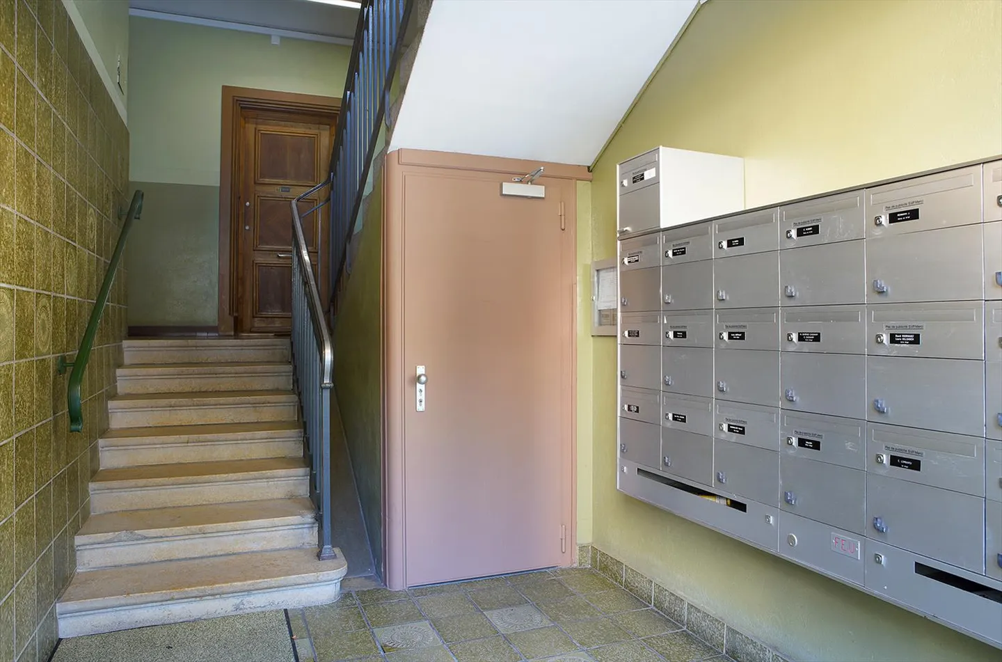 2.5 Room Apartment - Photo 3 of 4