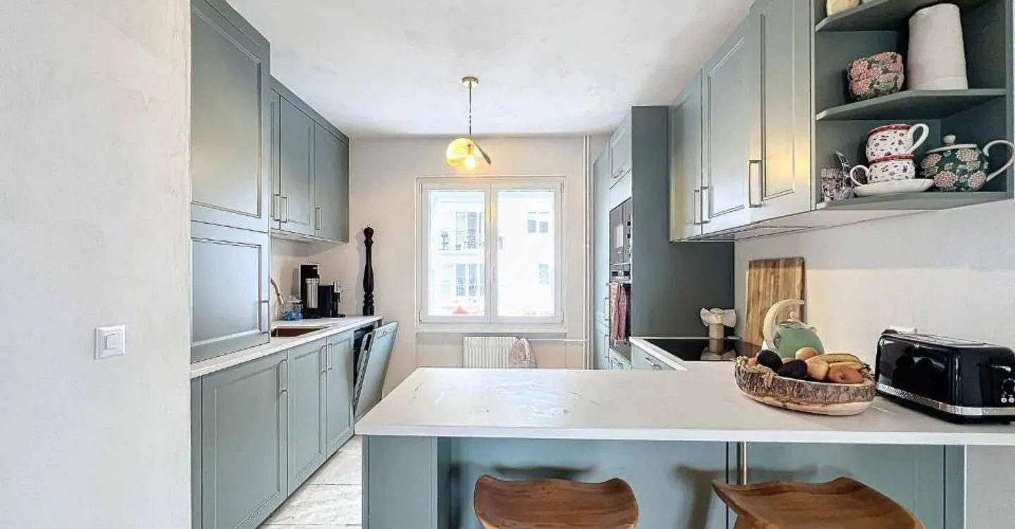 Charming 3.5-room apartment fully renovated - Photo 1 of 8
