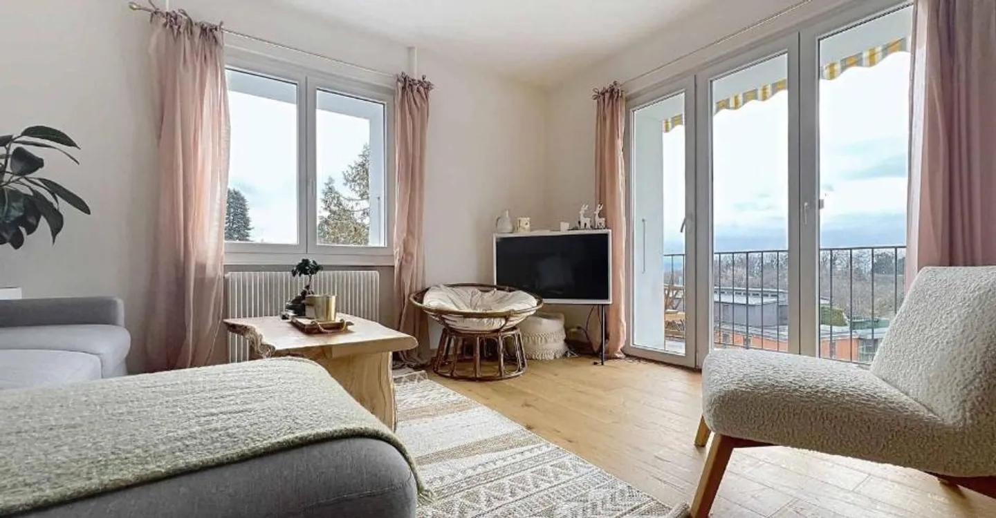 Charming 3.5-room apartment fully renovated - Photo 4 of 8