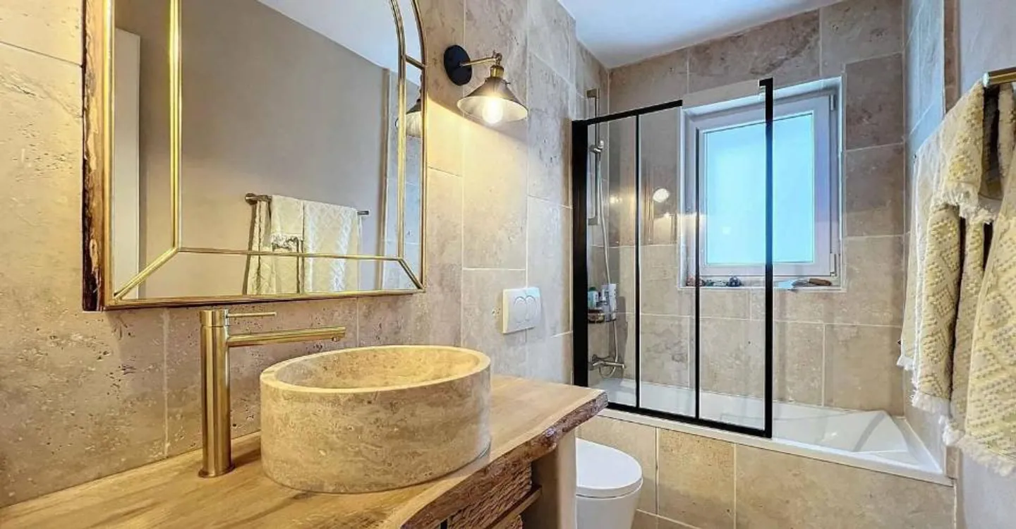 Charming 3.5-room apartment fully renovated - Photo 7 of 8