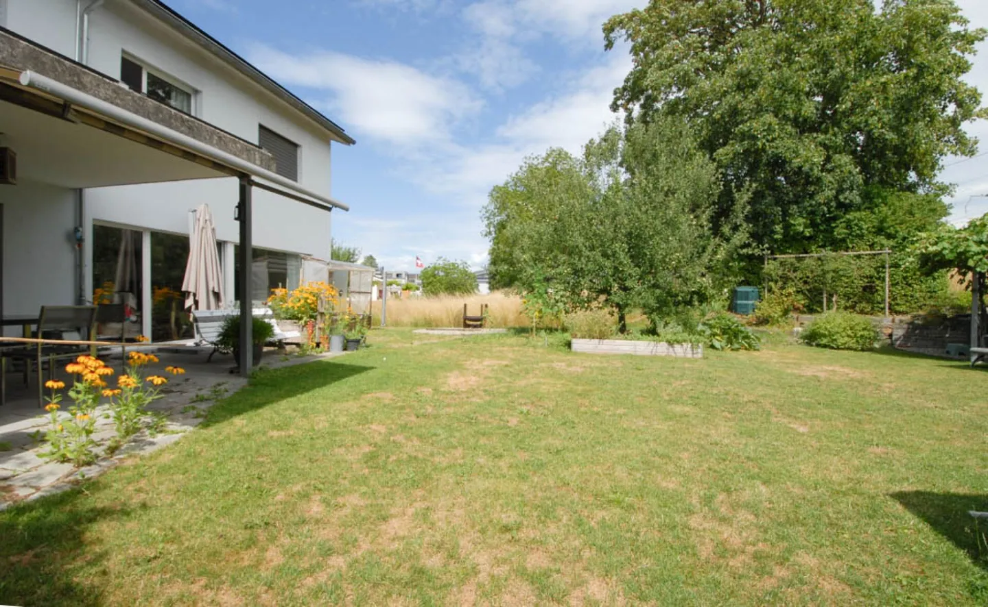 Single-family house with XL garden - Photo 2 of 13