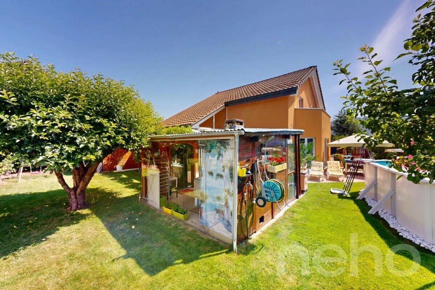 Beautiful family house with pool and summer kitchen in a quiet location - Photo 2 of 12