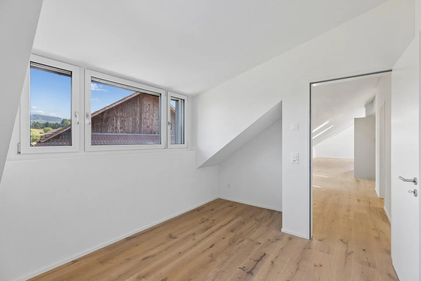 Penthouse moderne 3.5 pièces - lumineux et accueillant - Photo 11 sur 13