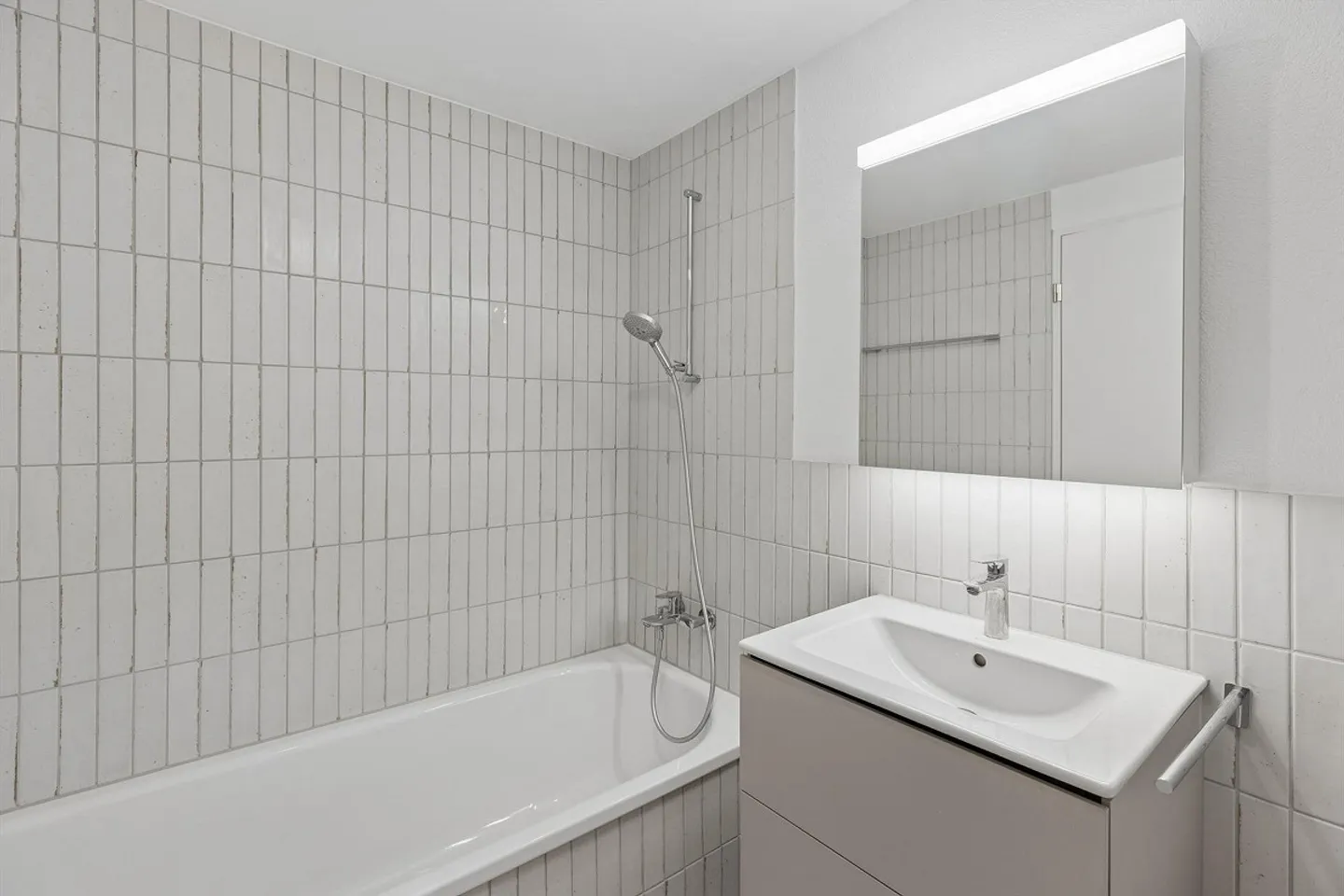 Penthouse moderne 3.5 pièces - lumineux et accueillant - Photo 13 sur 13