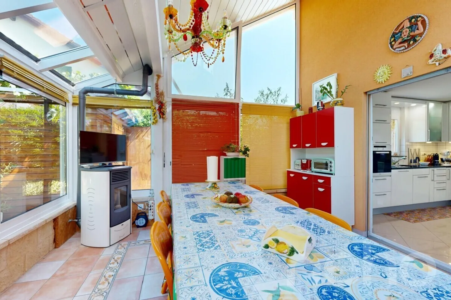 Beautiful family house with pool and summer kitchen in a quiet location - Photo 8 of 12