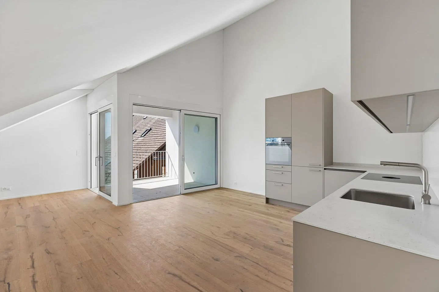 Penthouse moderne 3.5 pièces - lumineux et accueillant - Photo 5 sur 13