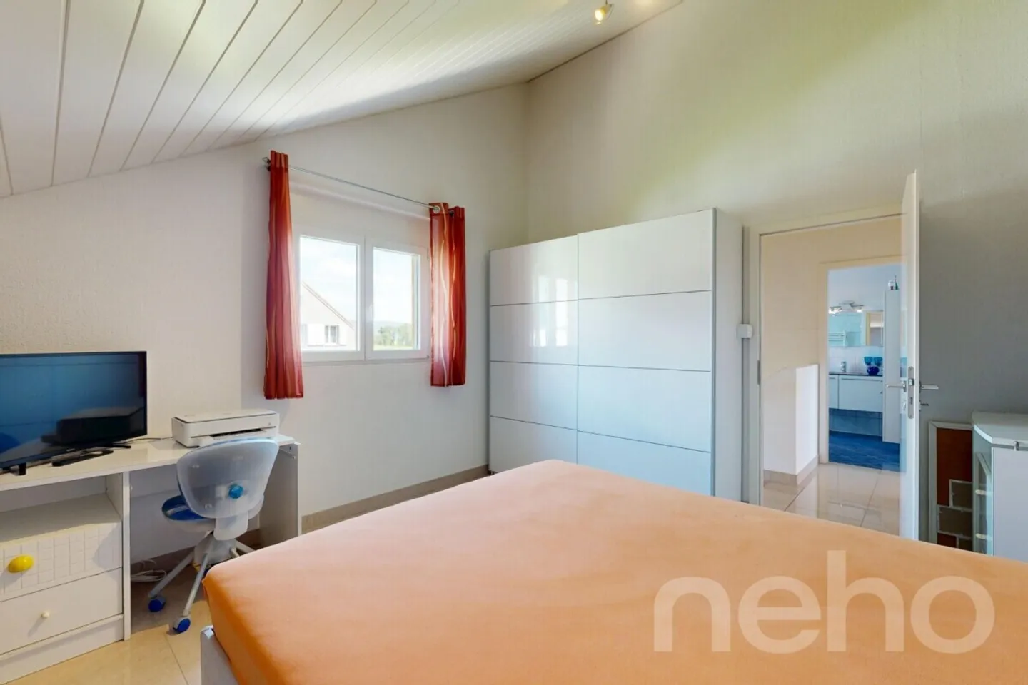 Beautiful family house with pool and summer kitchen in a quiet location - Photo 10 of 12
