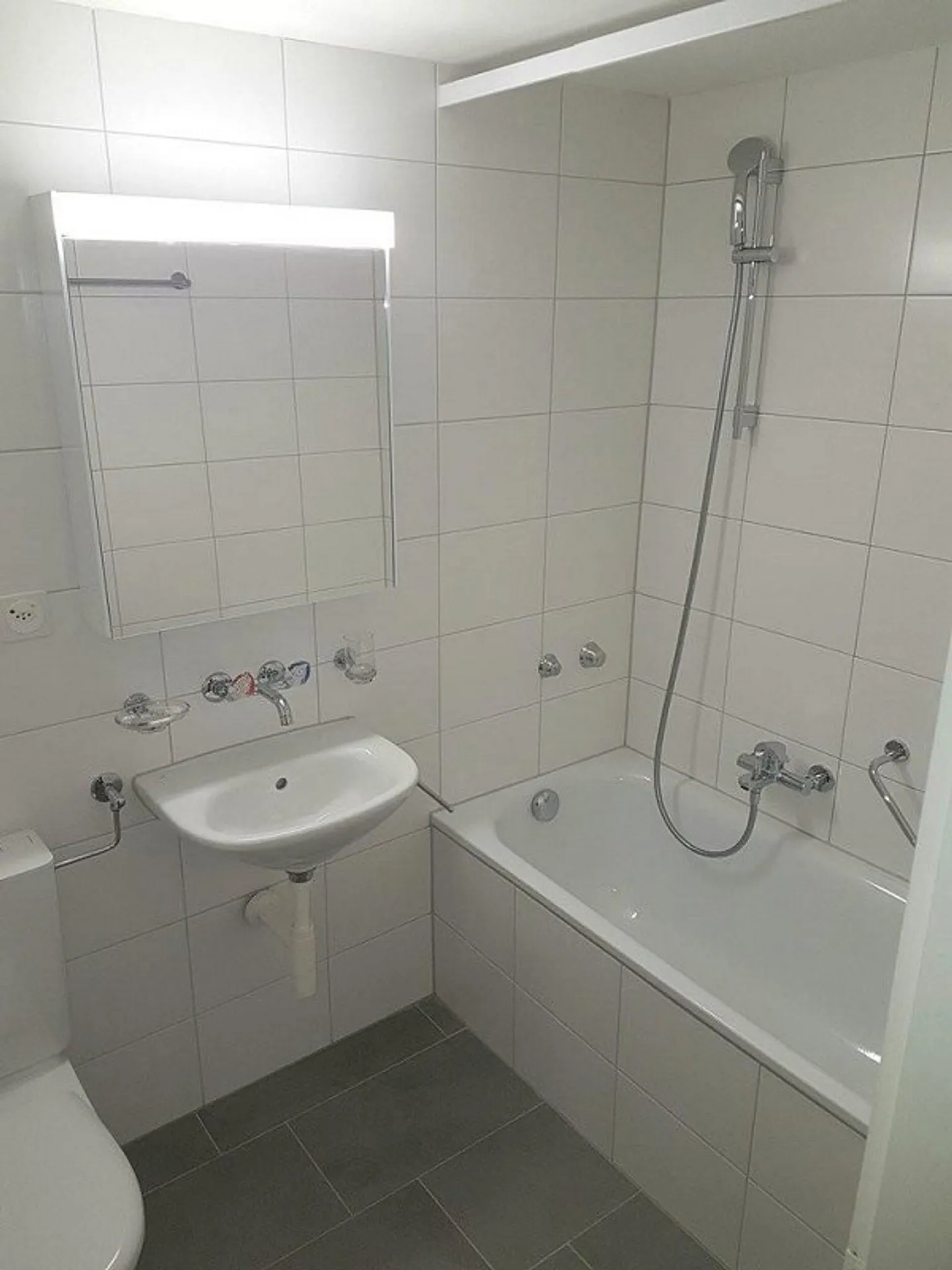 Apartment with simple expansion near Wettsteinplatz - Photo 4 of 6