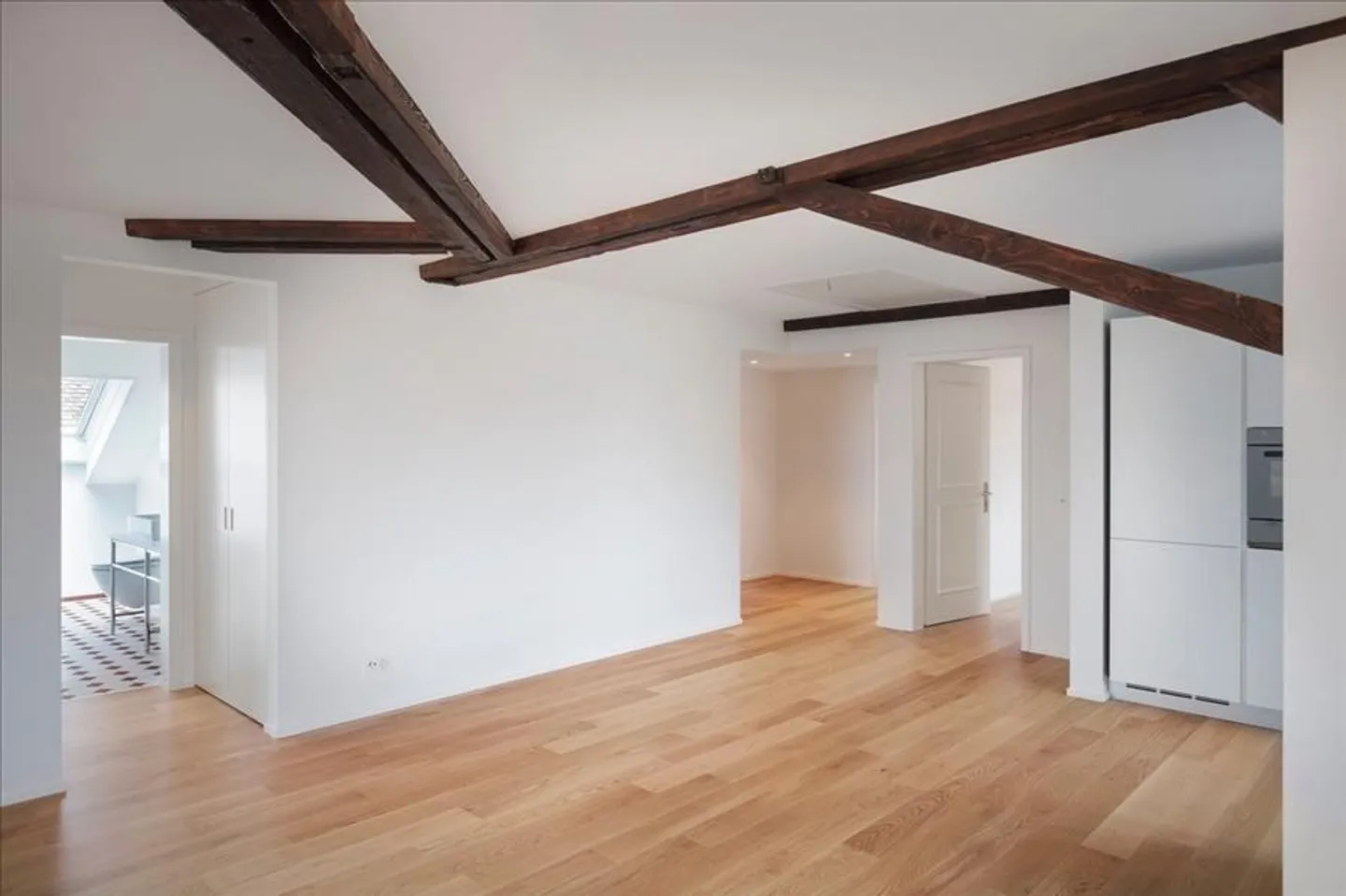 Appartement en attique avec rooftop privé - Photo 7 sur 10