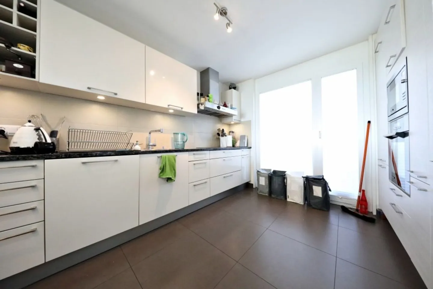 Beautiful semi-detached house with 5.5 rooms and breathtaking views of Lake Geneva and the Mont Blanc group - Photo 4 of 11