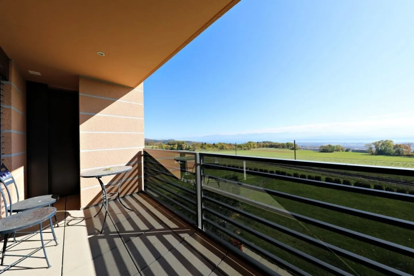 Beautiful semi-detached house with 5.5 rooms and breathtaking views of Lake Geneva and the Mont Blanc group - Photo 11 of 11