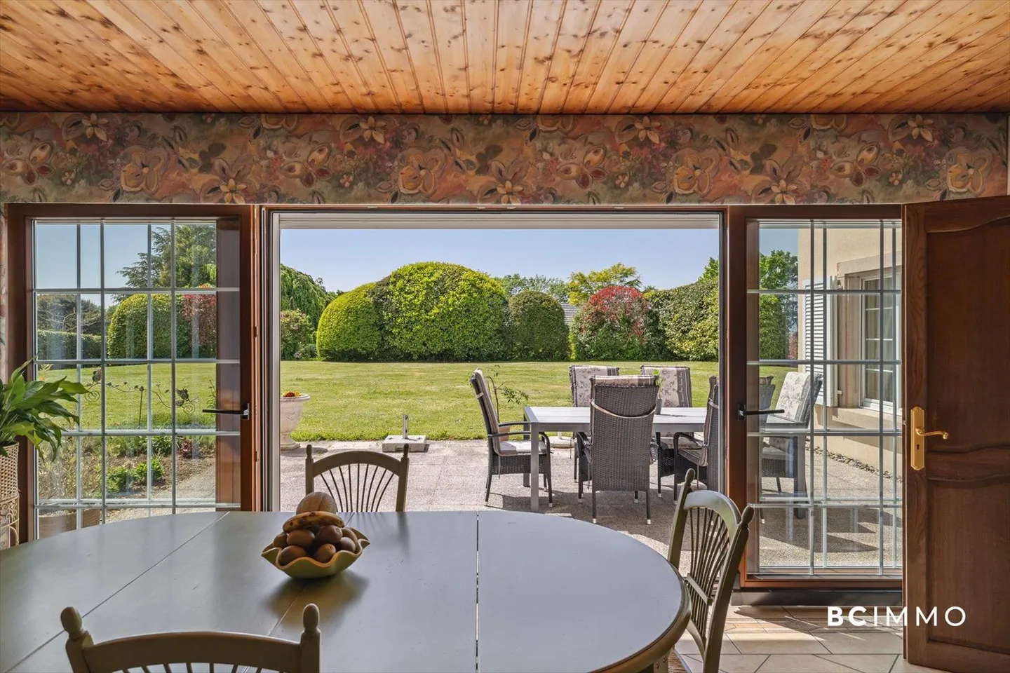 12-room House - Photo 8 of 11