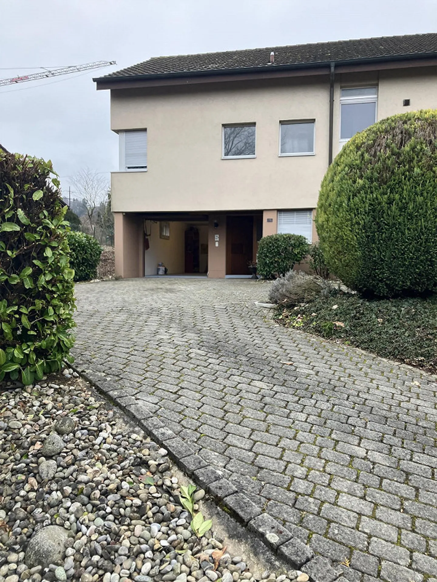 Charmantes 5 1/2 - Zimmer Einfamilienhaus mit zwei Garagen - Photo 6 of 24