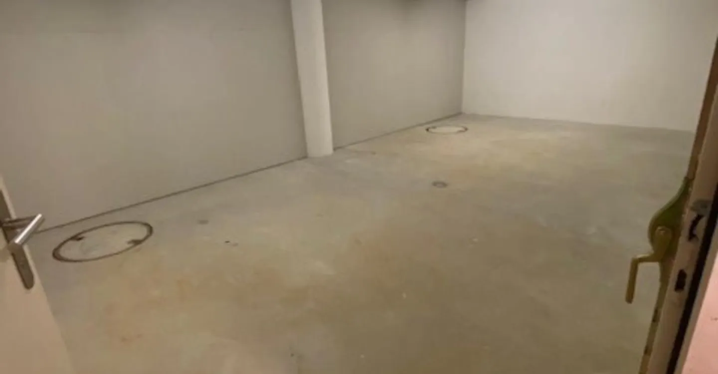 Magazzino in una posizione centrale! - Foto 2 di 2