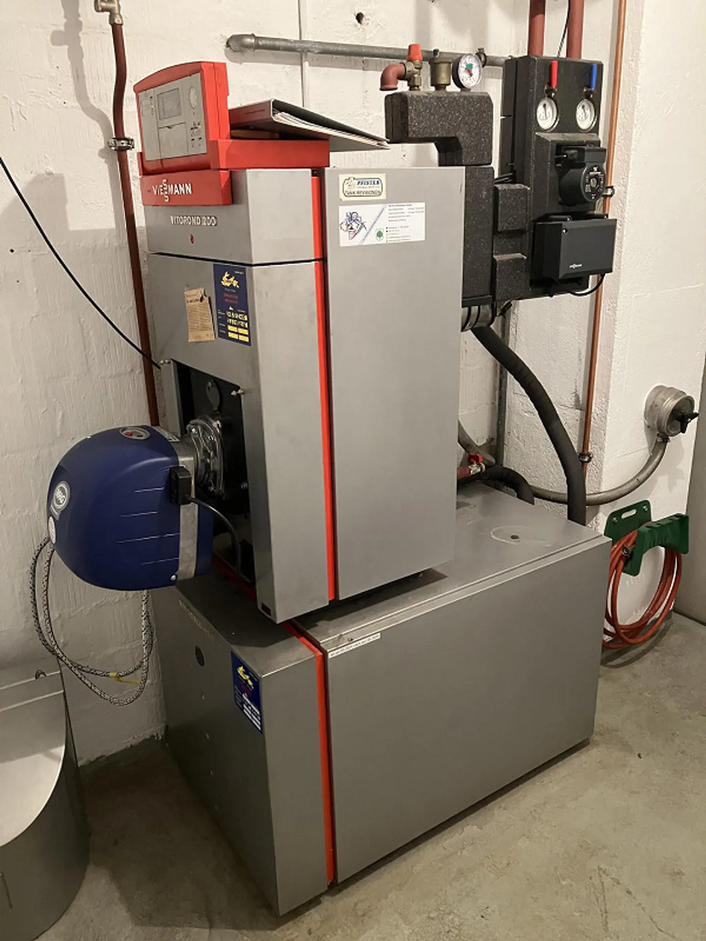 Charmantes 5 1/2 - Zimmer Einfamilienhaus mit zwei Garagen - Photo 11 of 24