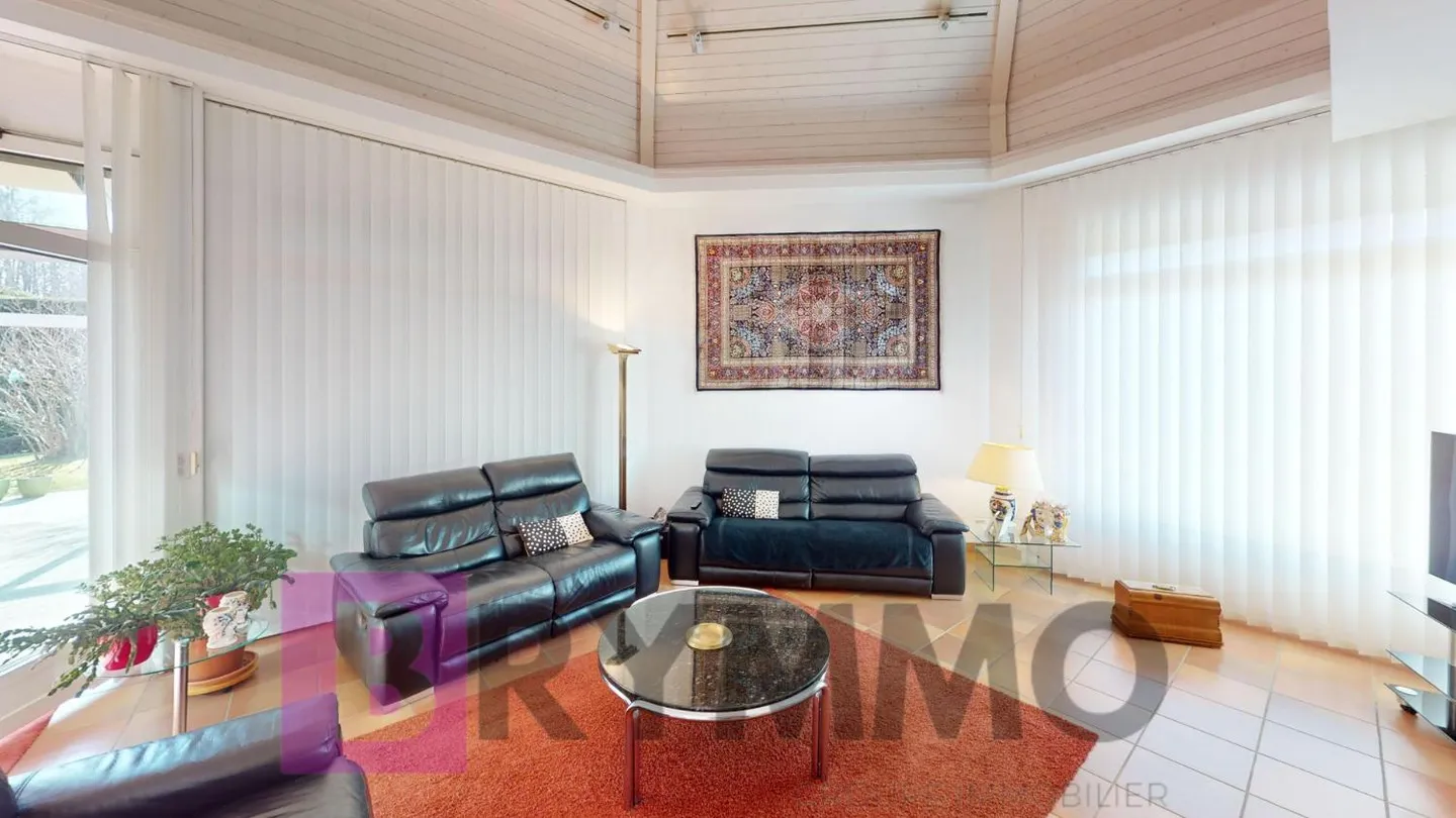Nel cuore di Rolle — Villa con 5,5 stanze e appartamento separato di 2 stanze con piscina - Foto 5 di 16
