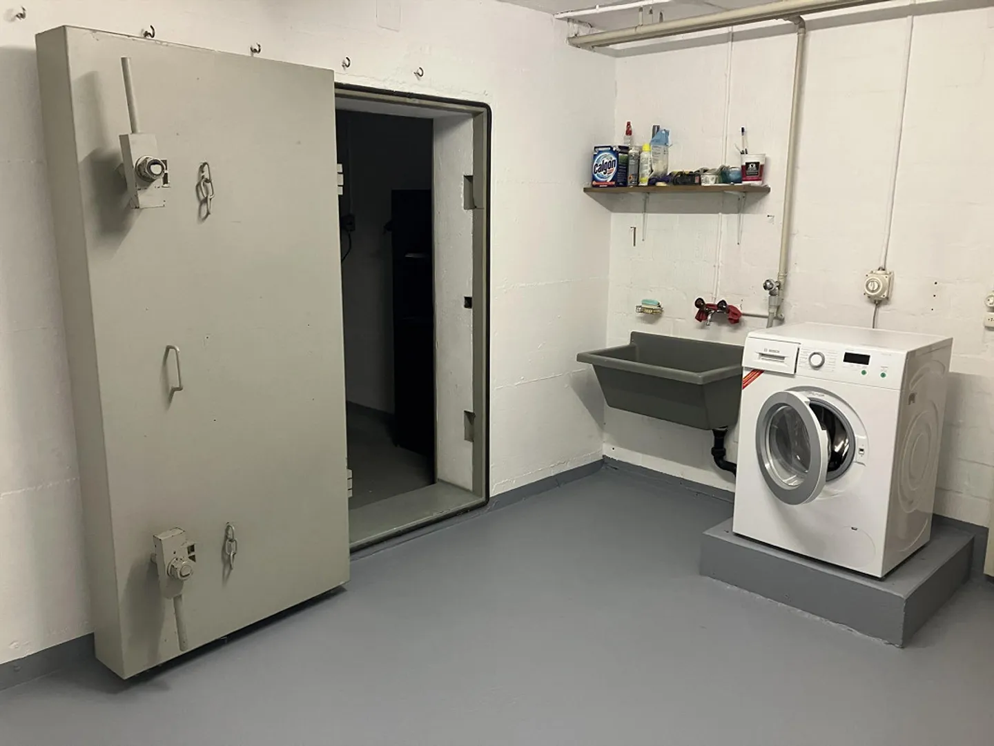 Charmantes 5 1/2 - Zimmer Einfamilienhaus mit zwei Garagen - Photo 12 of 24