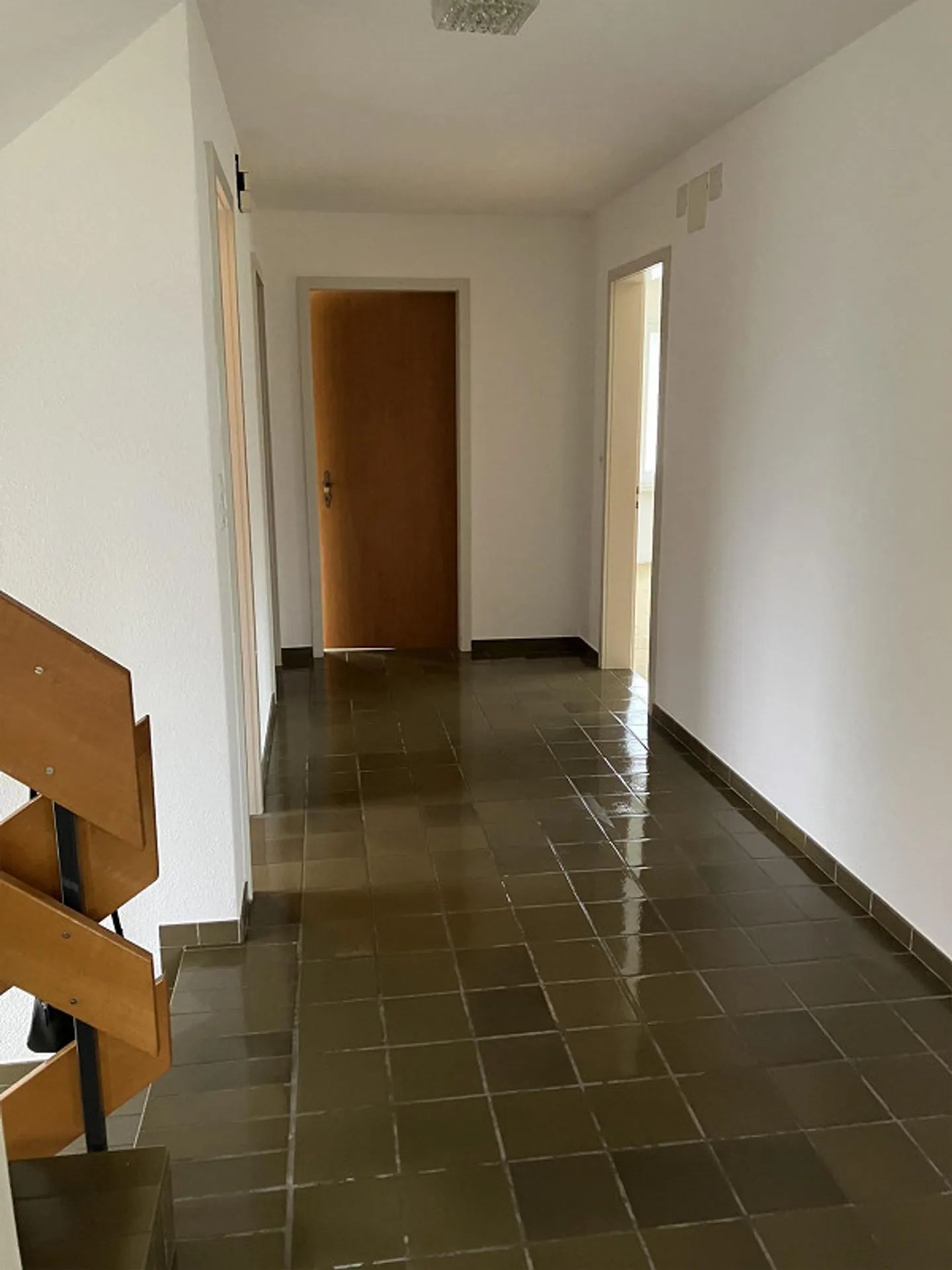 Charmantes 5 1/2 - Zimmer Einfamilienhaus mit zwei Garagen - Photo 15 of 24