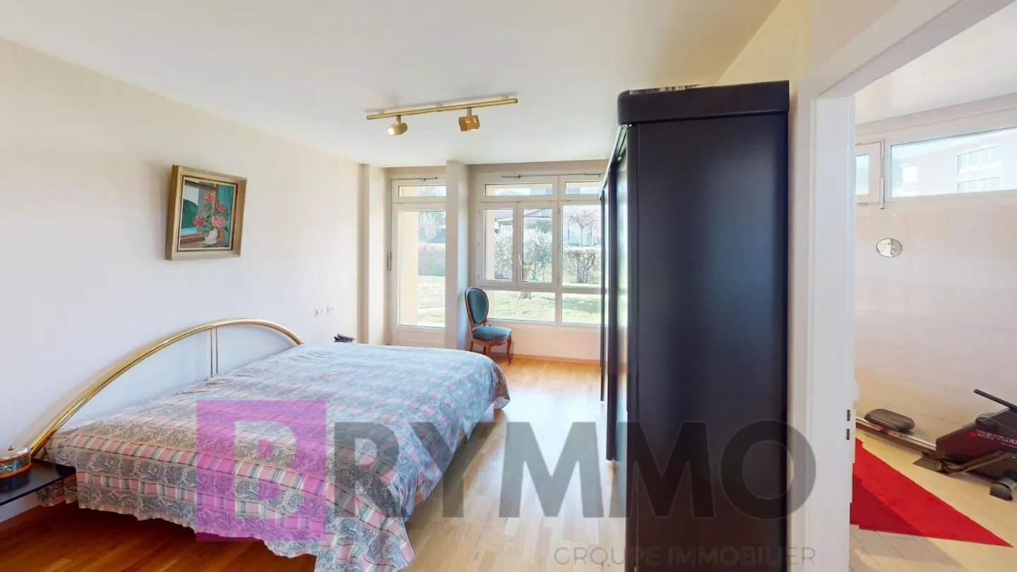 Nel cuore di Rolle — Villa con 5,5 stanze e appartamento separato di 2 stanze con piscina - Foto 14 di 16