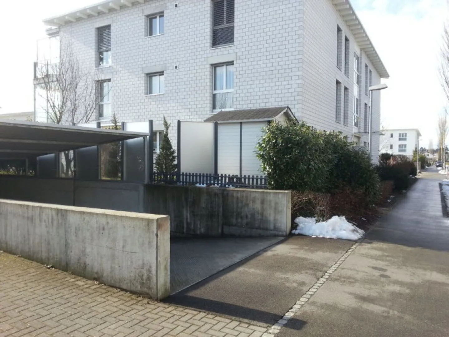 Posto auto in affitto a Lyss vicino a Coop/Centro - Foto 2 di 3