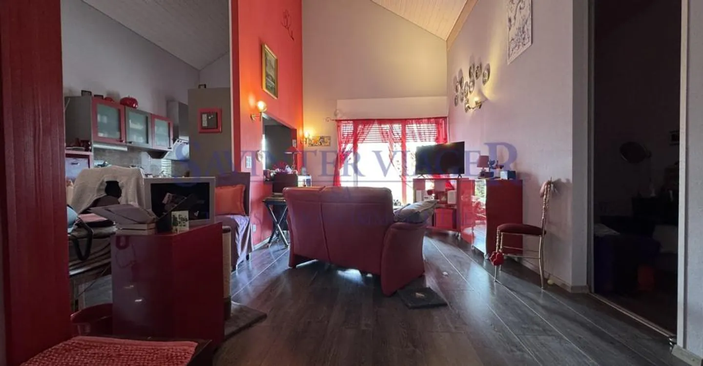 Casa affascinante in un contesto verde - Foto 1 di 7