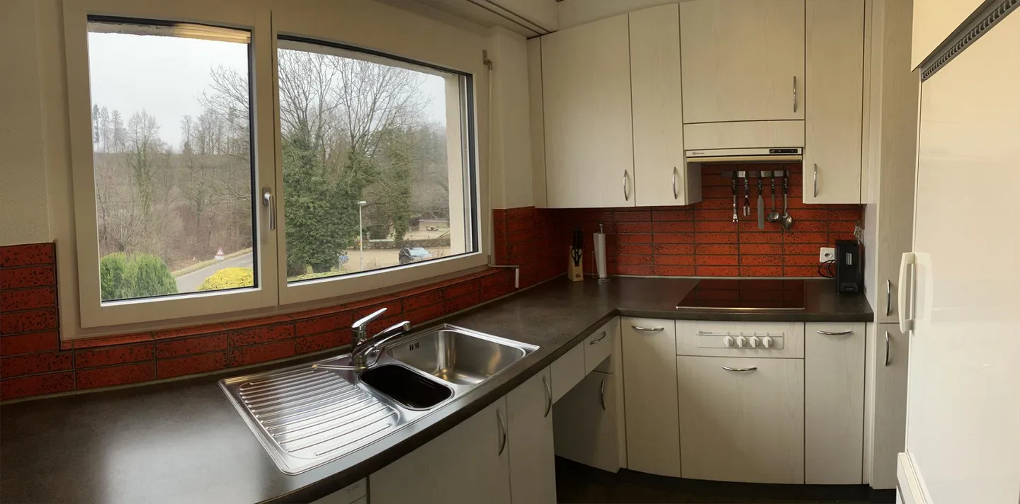 Charmantes 5 1/2 - Zimmer Einfamilienhaus mit zwei Garagen - Photo 18 of 24