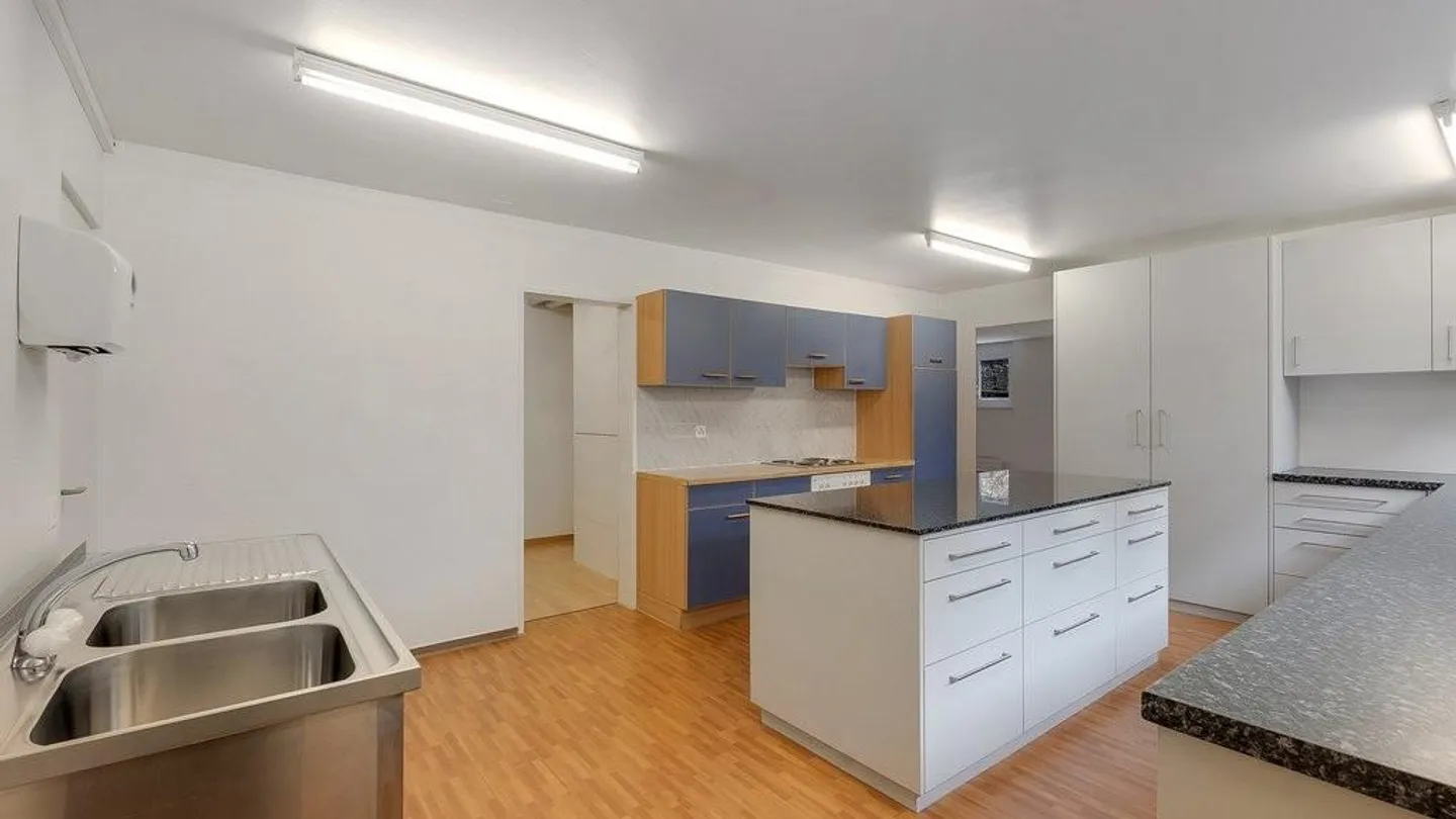 Vielseitig nutzbar: 99m2 Gewerbefläche in Zürich Oerlikon - Foto 8 von 9