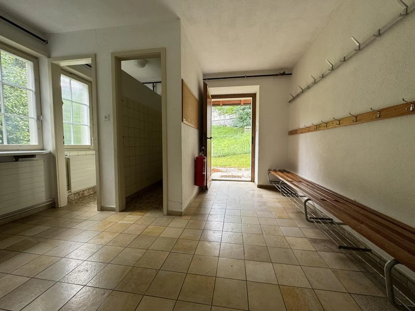 MEHRZWECKRAUM IM NEBENGEBAEUDE DES PFARRHAUSES BRETZWIL - Foto 6 von 9