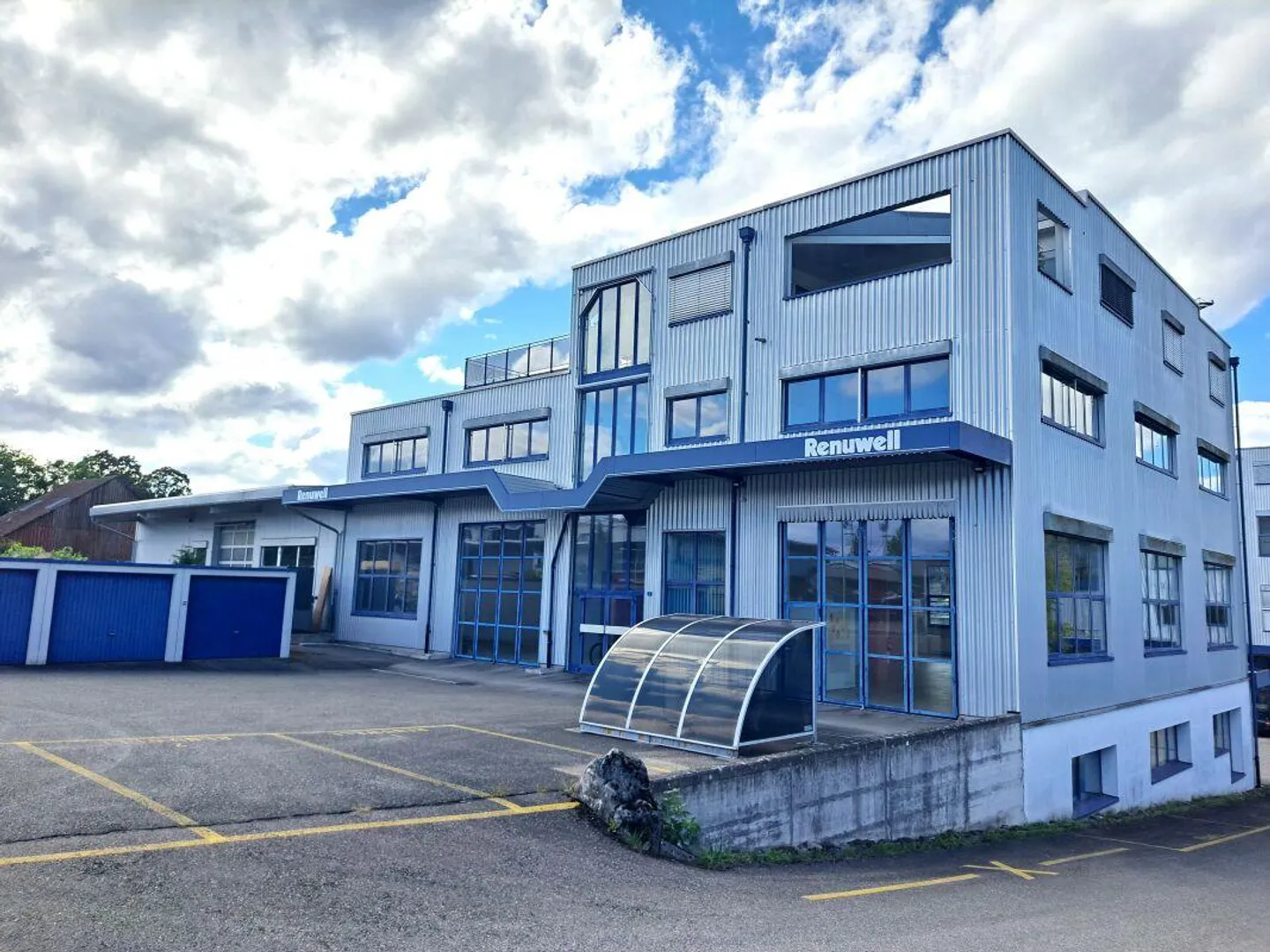 Attraktive Gewerbeliegenschaft mit vielseitigen Nutzungsmöglichkeiten - Foto 1 von 13