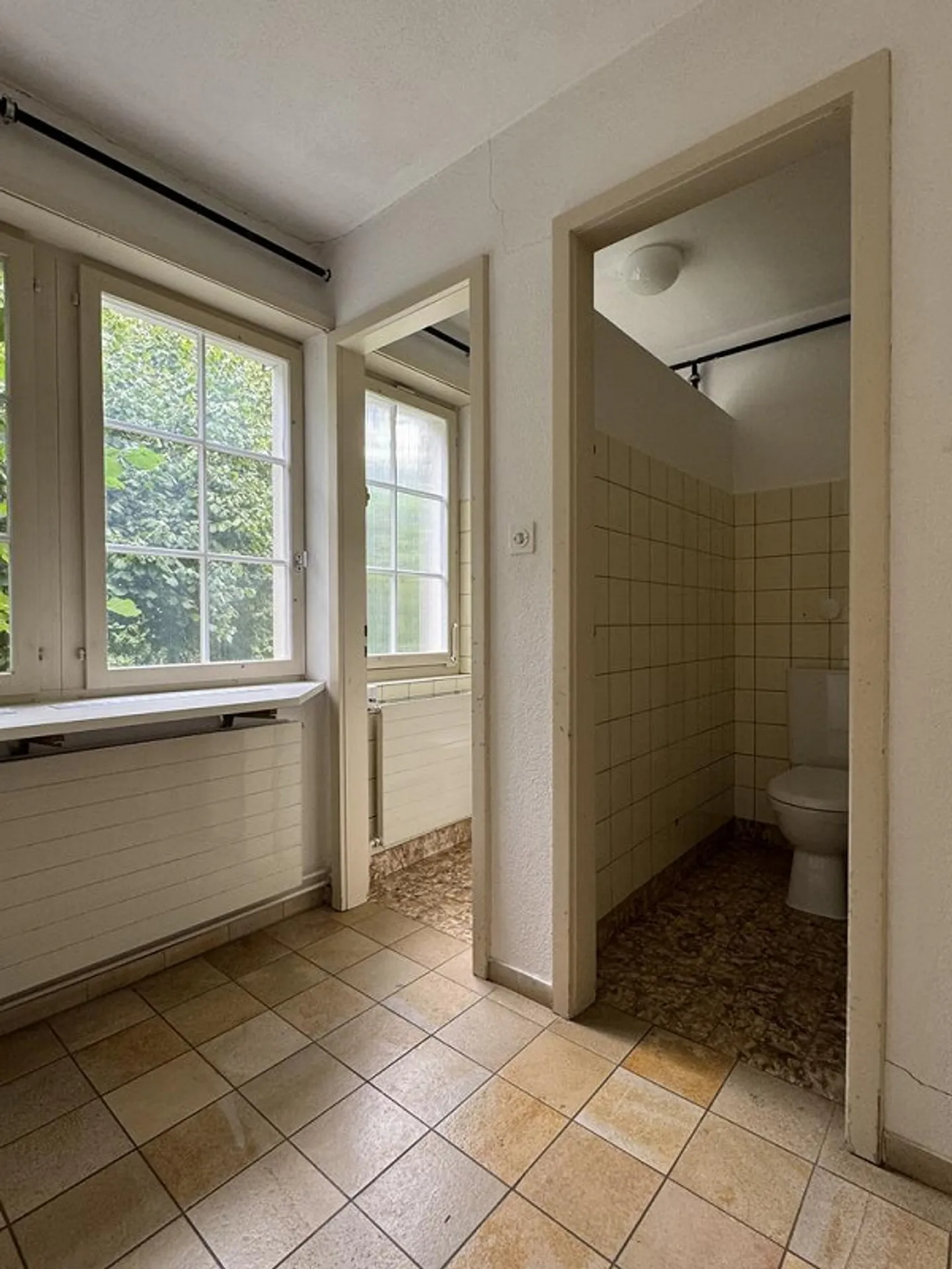 MEHRZWECKRAUM IM NEBENGEBAEUDE DES PFARRHAUSES BRETZWIL - Foto 9 von 9