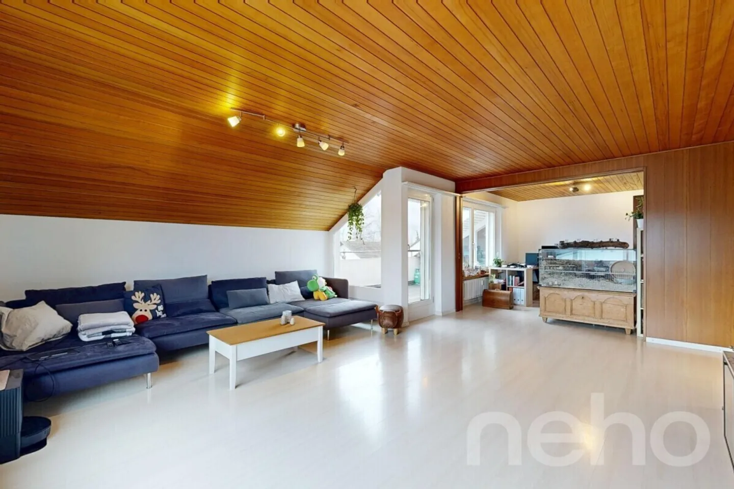 Grosszügige Dachwohnung nahe Emme - Foto 3 von 12