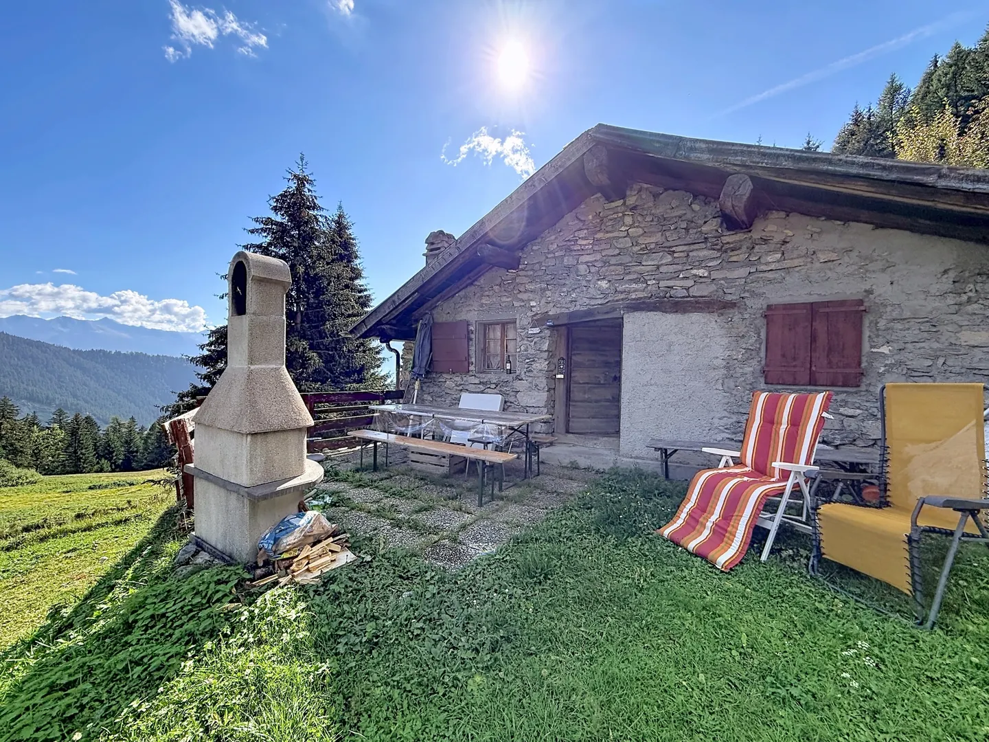 Authentic Mountain Retreat - Photo 2 of 5
