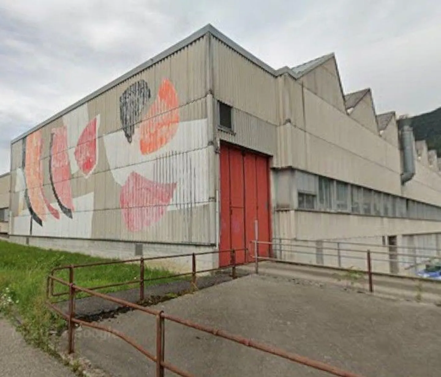 *Workshops, offices, warehouses* - Photo 5 of 13